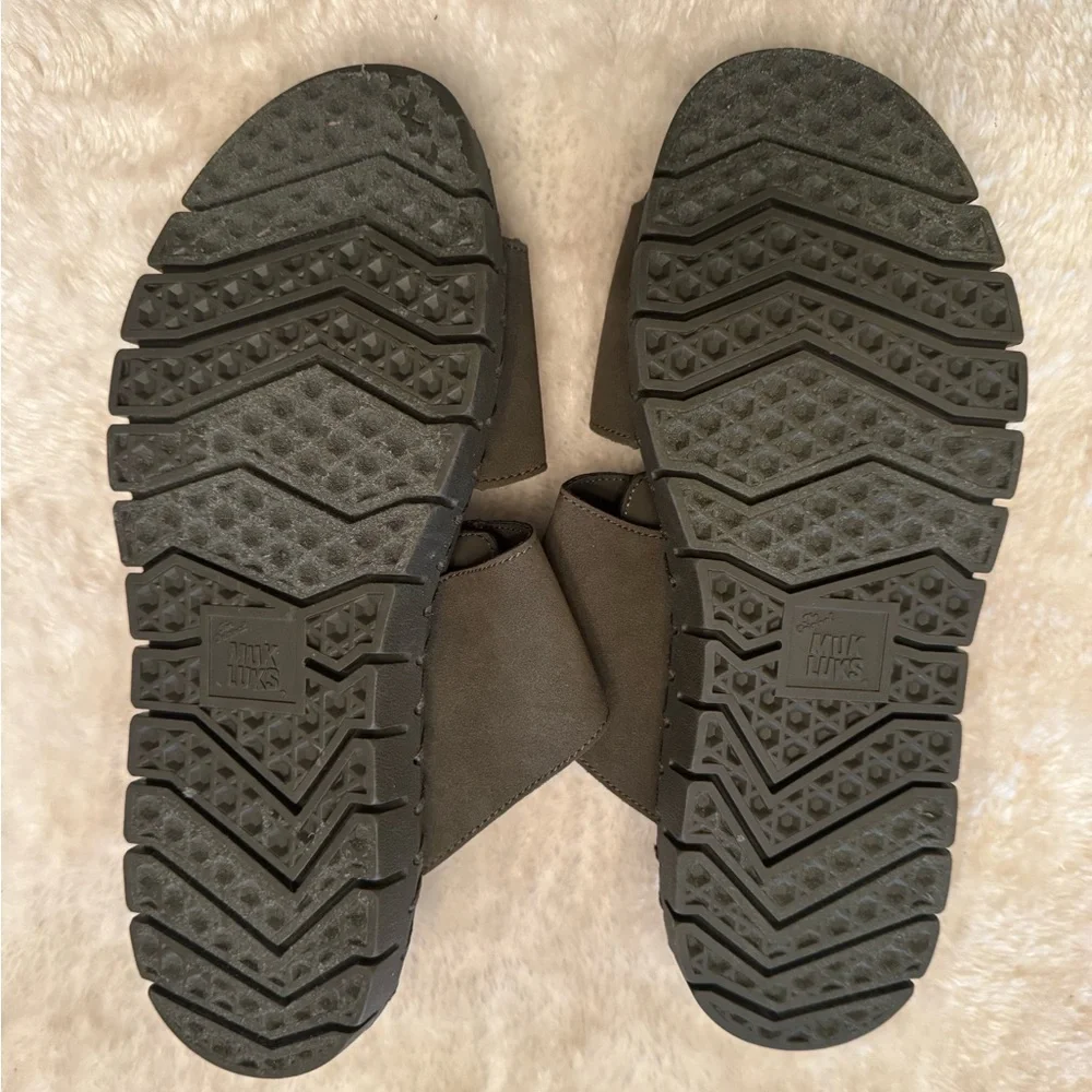 Muk Luks step into